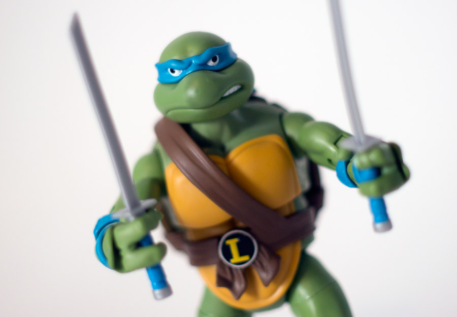 Teenage Mutant Ninja Turtles Figures Leonardo 1988 Classic Collection 2016 